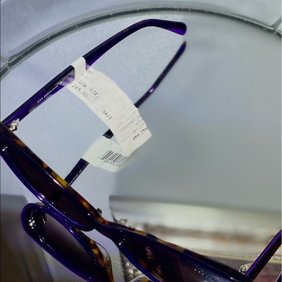 💁🏼‍♀️FOR HER- 💯% Authentic Designer Shades 🔥🔥 - Picture 3 of 3